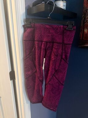 Woman’s purple Paisley Active Capri Leggings